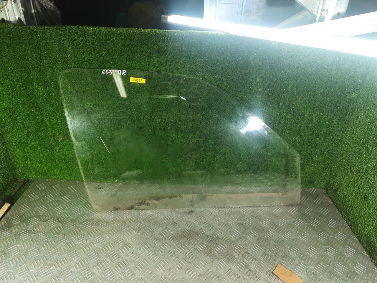 стекло двери передней правой Volkswagen Golf 3 поколение 1996, 1.4 л., бензин, МКПП, универсал - фото №1