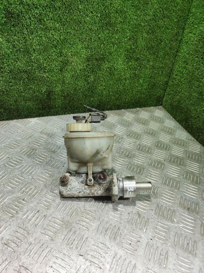 цилиндр тормозной главный Volkswagen Golf 3 поколение 1996, 1.4 л., бензин, МКПП, универсал - фото №1