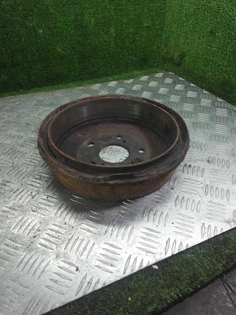 барабан тормозной Toyota Picnic 1 поколение XM10 2000, 2.0 л., 3S-FE, бензин, МКПП, минивэн - фото №1