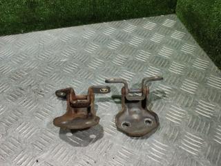 петля двери Mazda 323 6 поколение 2000, 1.5 л., бензин, МКПП, седан