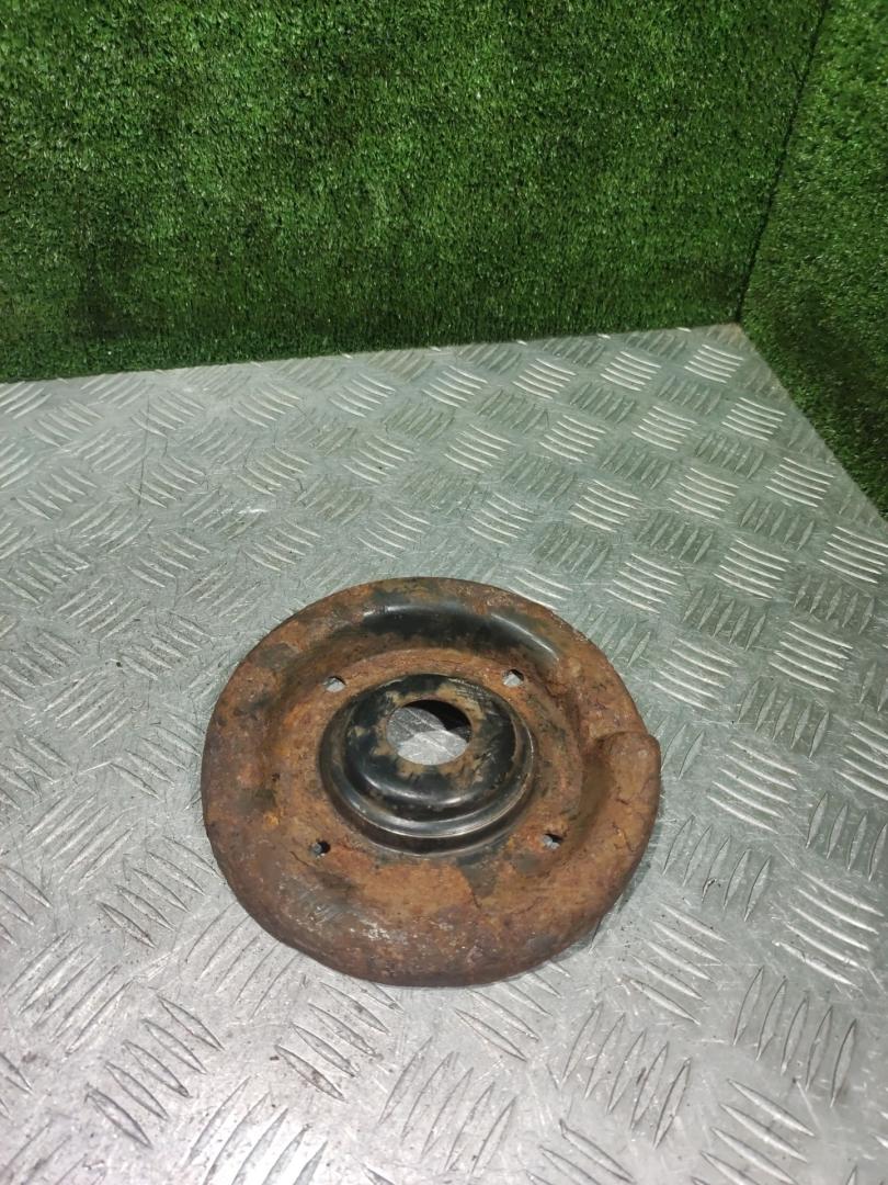 опора амортизатора верхняя (чашка) Ford Mondeo 2 поколение 1998, 1.8 л., дизель, МКПП, универсал - фото №1