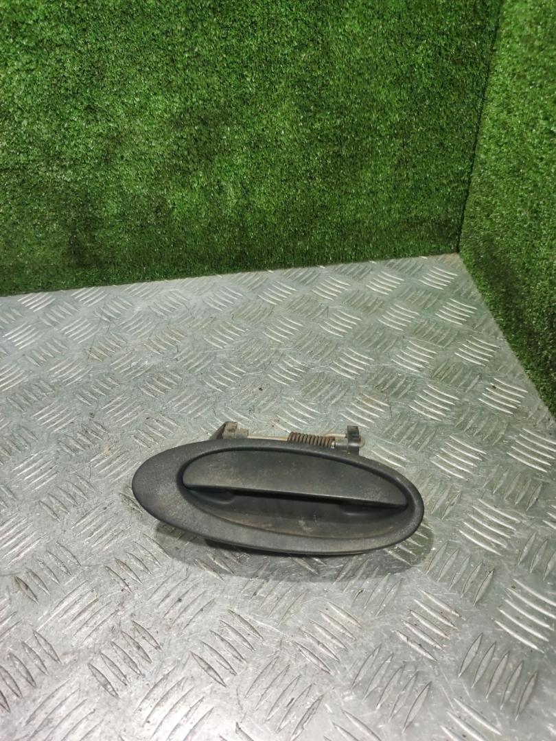 ручка наружная задняя правая Renault Laguna 1 поколение 1998, 1.8 л., бензин, МКПП, универсал - фото №1