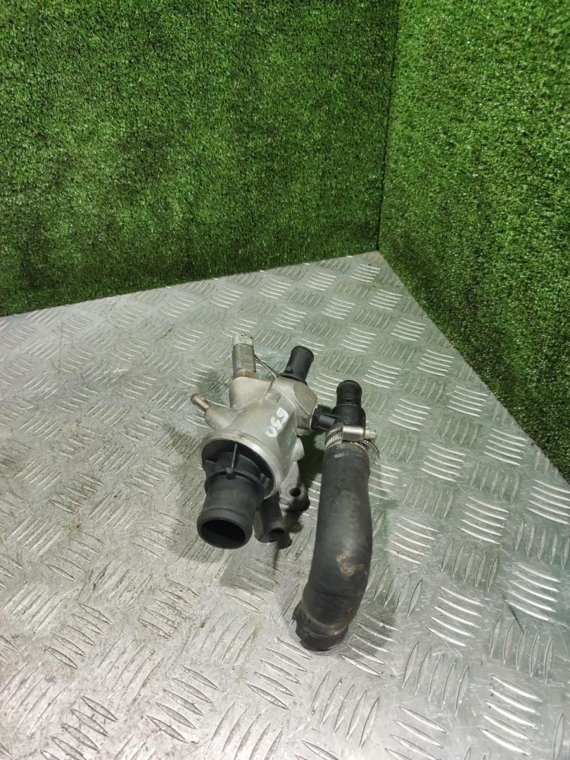 корпус термостата Fiat Marea 1 поколение 2000, 2.4 л., JTD, дизель, МКПП, универсал - фото №1