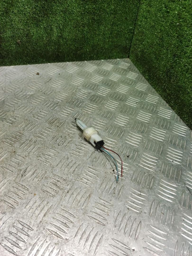 Датчик педали тормоза (лягушка) Fiat Marea 1 поколение 2000, 2.4 л., JTD, дизель, МКПП, универсал - фото №1