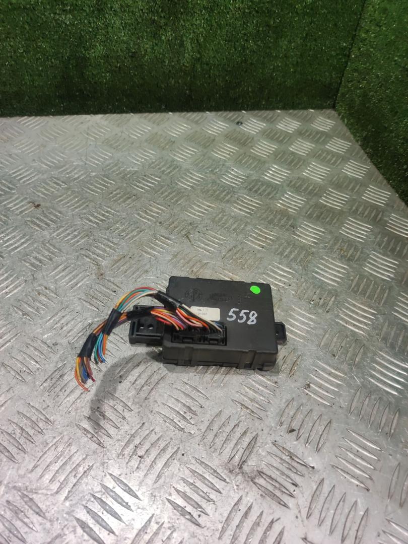 блок управления (другие) Alfa Romeo 146 1 поколение 2000, 1.8 л., бензин, МКПП, хетчбэк 5 дв., B837 - фото №1