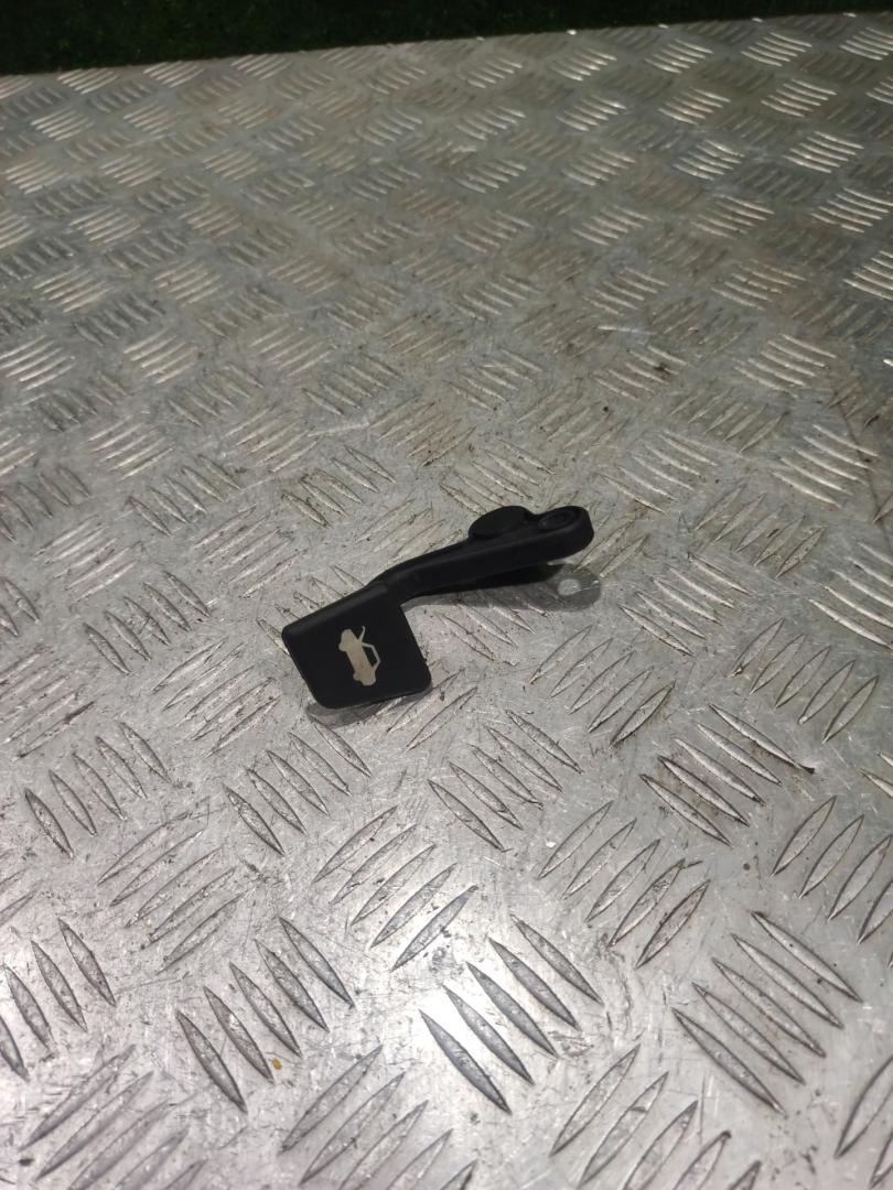 ручка открывания капота Lada 2110 1 поколение 2006, 1.6 л., бензин, МКПП, седан - фото №1