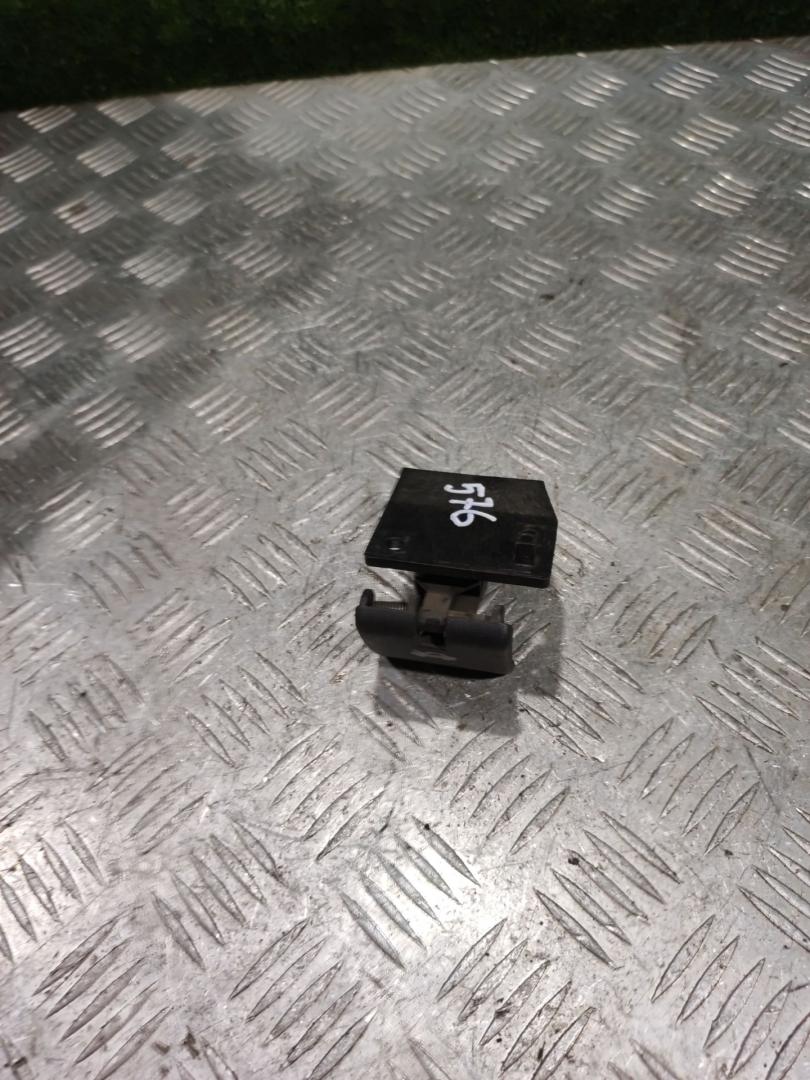 ручка открывания капота Opel Sintra 1 поколение 1998, 2.2 л., X 22 XE, бензин, МКПП, минивэн - фото №1