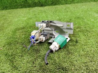 блок реле Mazda 626 GF 1998, 2.0 л., бензин, МКПП, универсал, 0568002120