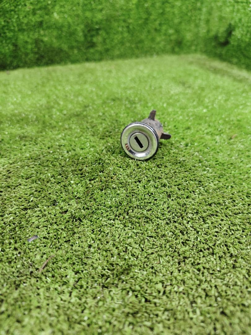 личинка дверного замка Fiat Punto 2 поколение 2003, 1.2 л., бензин, МКПП, хетчбэк 3 дв. - фото №1