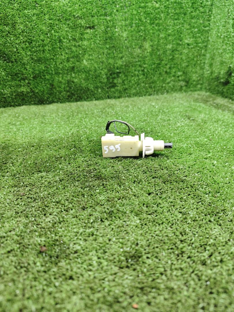 Датчик педали тормоза (лягушка) Opel Sintra 1 поколение 1998, 2.2 л., X 22 XE, бензин, МКПП - фото №1