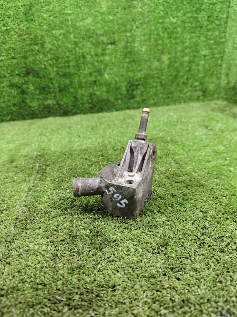 фланец (тройник) системы охлаждения Opel Sintra 1 поколение 1998, 2.2 л., X 22 XE, бензин, МКПП, 90466781 - фото №1