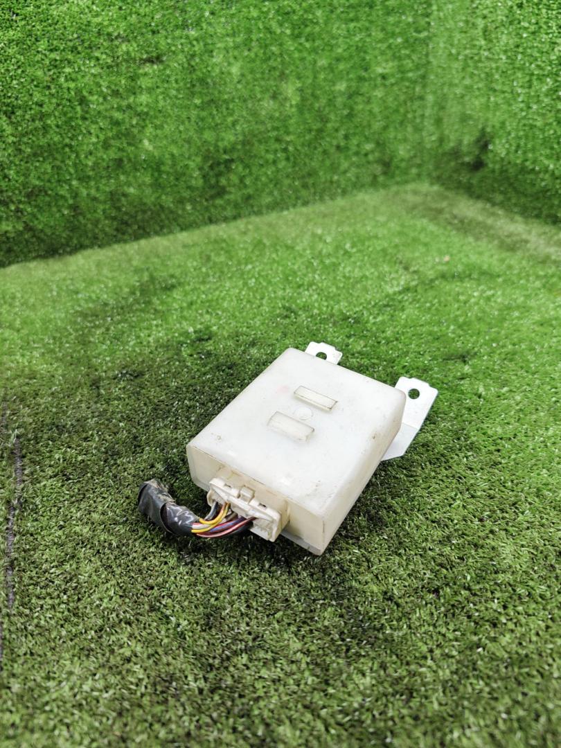 блок управления центральным замком Nissan Almera N15 1998, 2.0 л., дизель, МКПП, седан, 284501N003 - фото №1