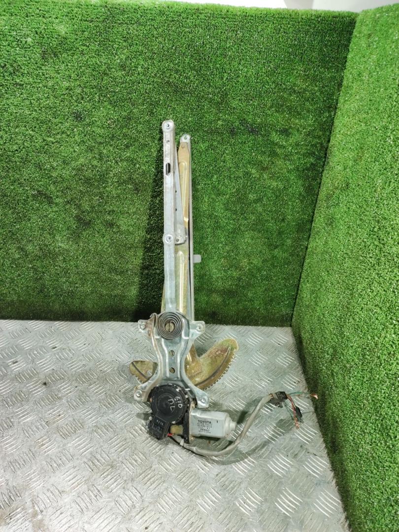 стеклоподъемник электрический передний левый Toyota Picnic 1 поколение XM10 2000, 2.2 л., дизель, МКПП, минивэн - фото №1