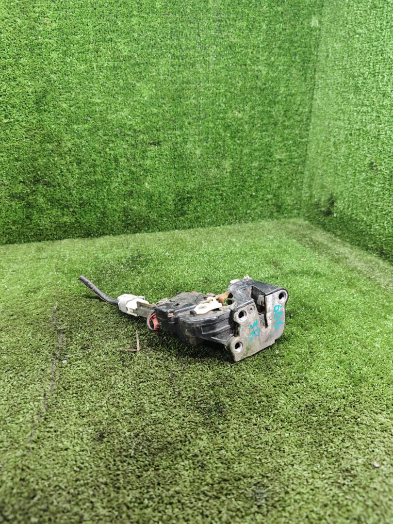 замок двери задней правой Toyota Carina E 1 поколение T190 1997, 2.0 л., 3S-FE, бензин, МКПП, седан - фото №1