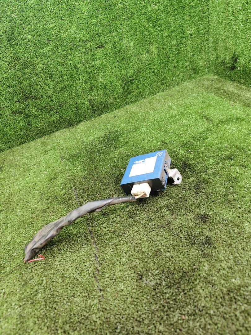 блок управления центральным замком Toyota Picnic 1 поколение XM10 2000, 2.2 л., дизель, МКПП, минивэн, 8974144020, 151300-6091 - фото №1