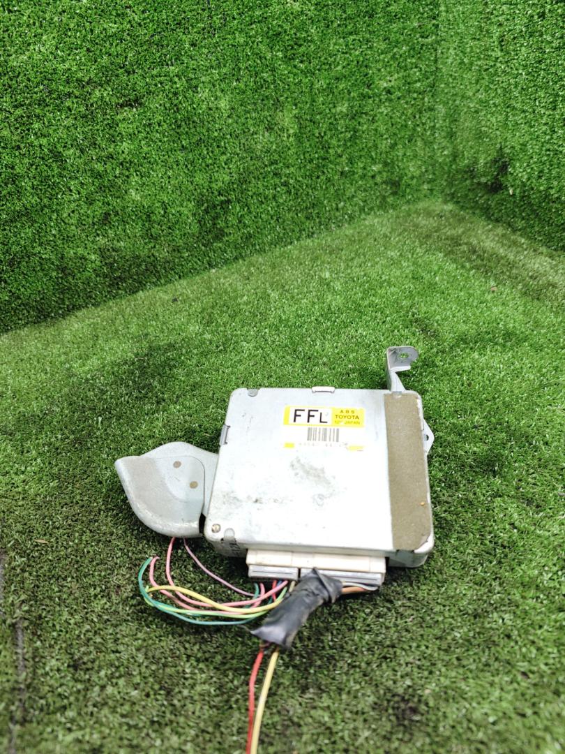 Блок управления ABS/ESP Toyota Picnic 1 поколение XM10 2000, 2.2 л., дизель, МКПП, минивэн, 89540-4409 - фото №1