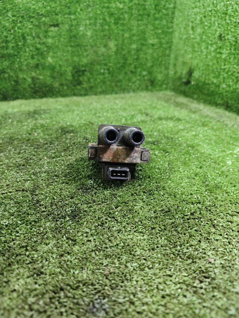 катушка зажигания Renault Laguna 1 поколение 1997, 1.8 л., бензин, МКПП, хетчбэк 5 дв. - фото №1