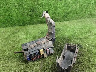 блок предохранителей Nissan Almera Tino V10 2002, 2.2 л., дизель, МКПП, минивэн