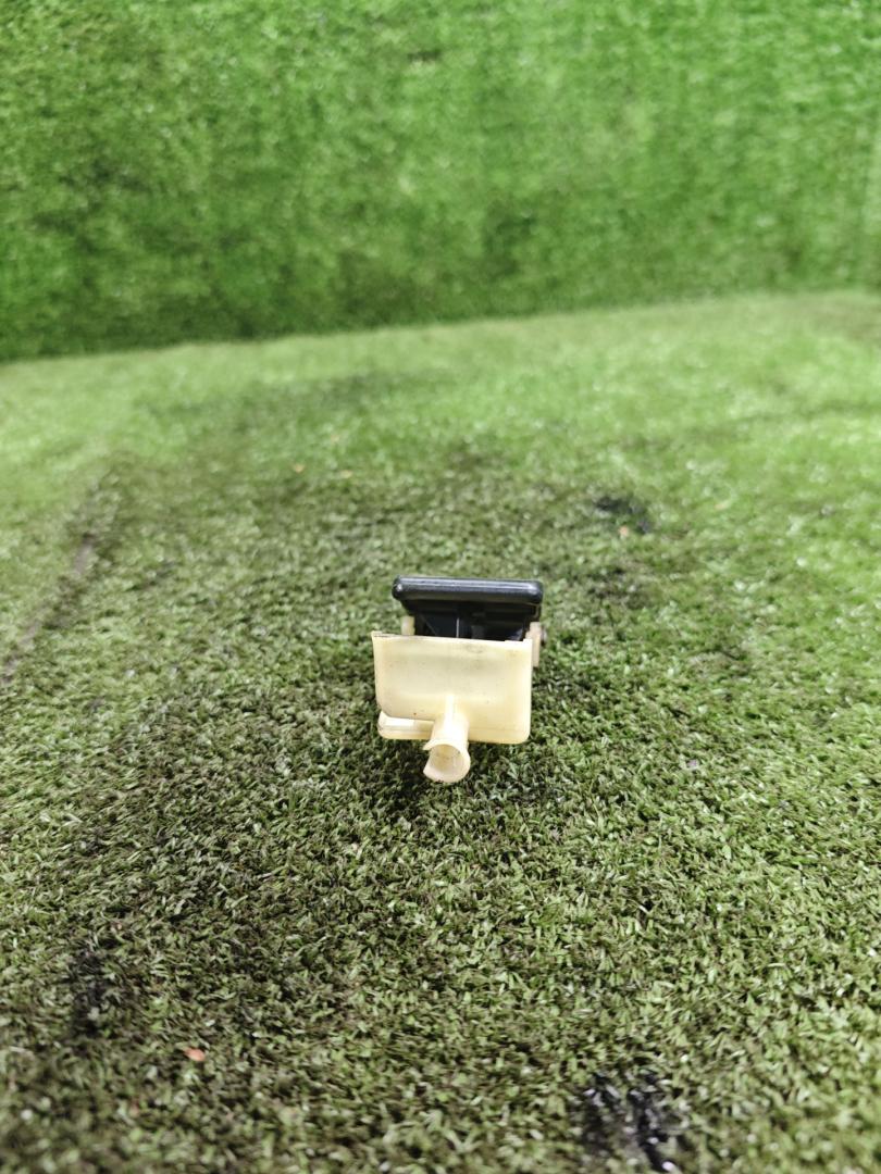 ручка открывания капота Toyota Picnic 1 поколение XM10 2000, 2.2 л., дизель, МКПП, минивэн - фото №1