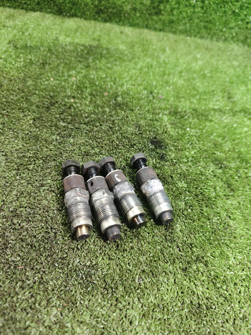 форсунка Toyota Picnic 1 поколение XM10 2000, 2.2 л., дизель, МКПП, минивэн - фото №1