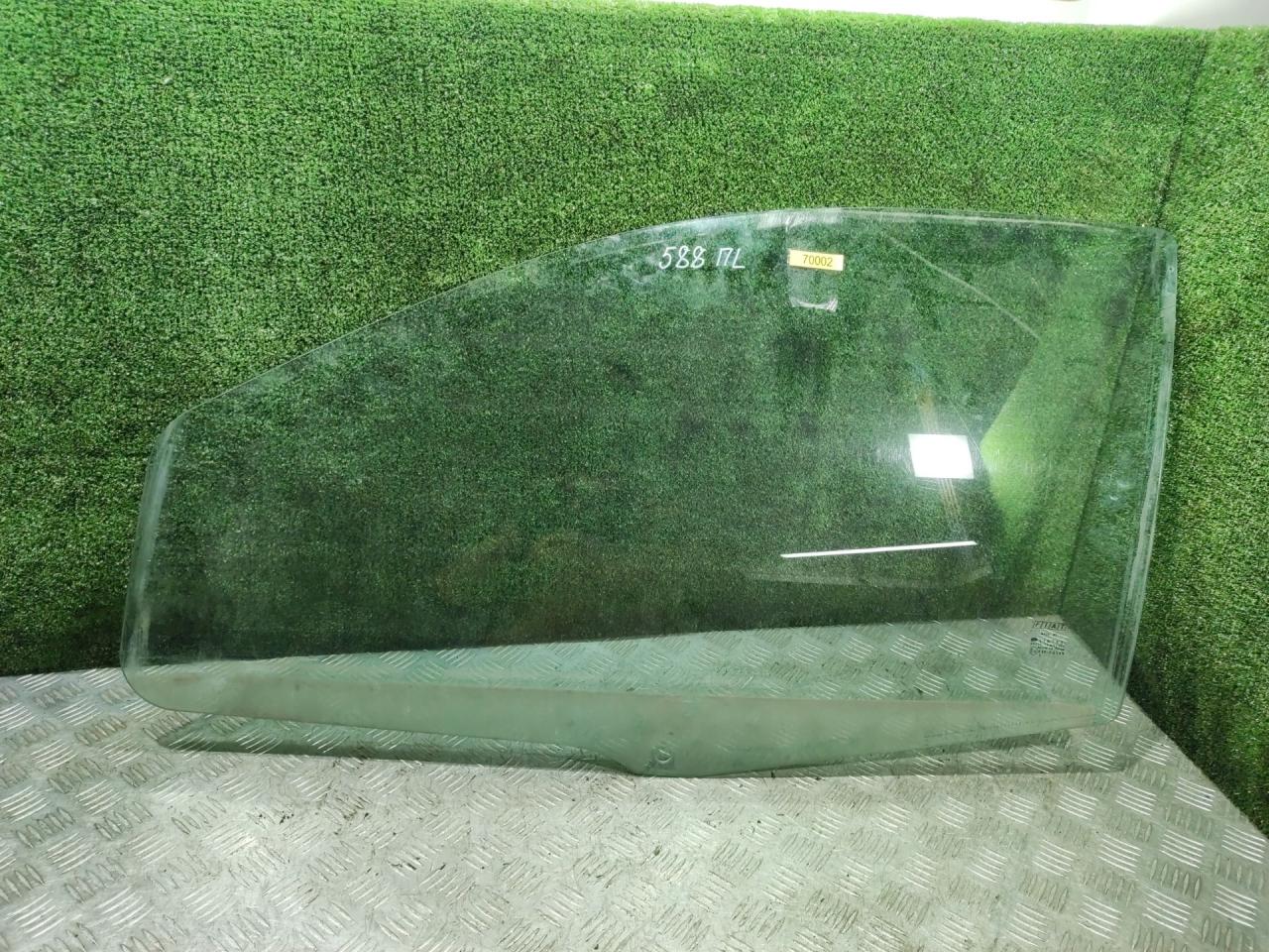 стекло двери передней левой Fiat Punto 2 поколение 2000, 1.2 л., бензин, МКПП, хетчбэк 3 дв. - фото №1