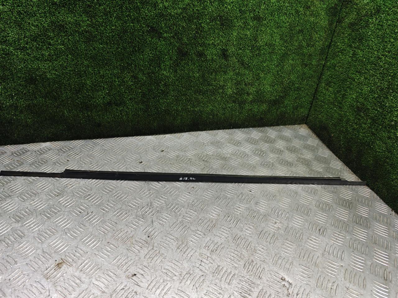 молдинг стекла Toyota Carina E 1 поколение T190 1997, 1.6 л., бензин, МКПП, седан - фото №1