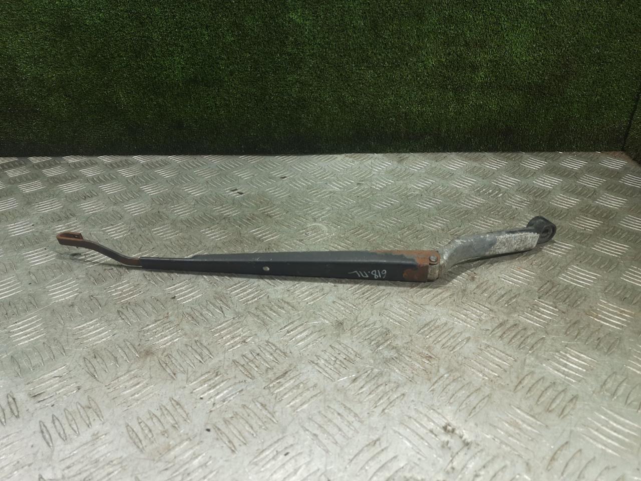 щеткодержатель (поводок стеклоочистителя, дворник) Toyota Carina E 1 поколение T190 1997, 1.6 л., бензин, МКПП, седан - фото №1