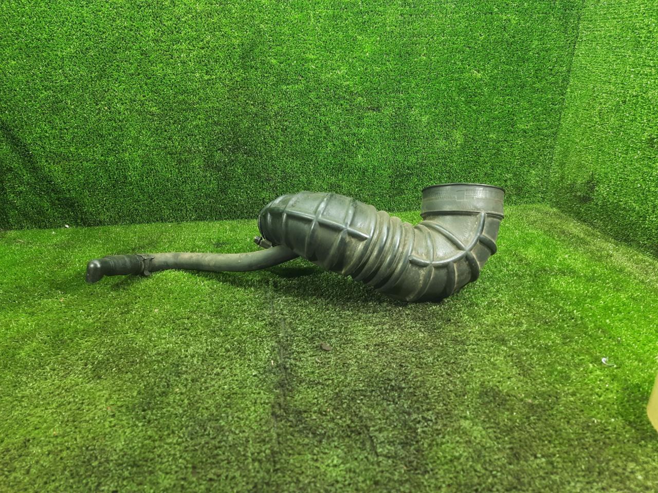 патрубок воздушного фильтра Kia Carnival UP/GQ 2000, 2.9 л., TDi, дизель, МКПП, минивэн, OK552133400 - фото №1