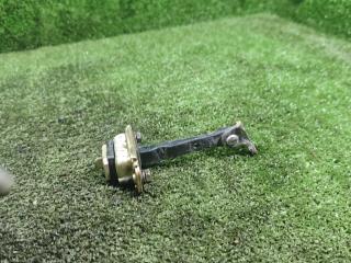 ограничитель открывания двери Hyundai Sonata EF 1999, 2.0 л., бензин, МКПП, седан