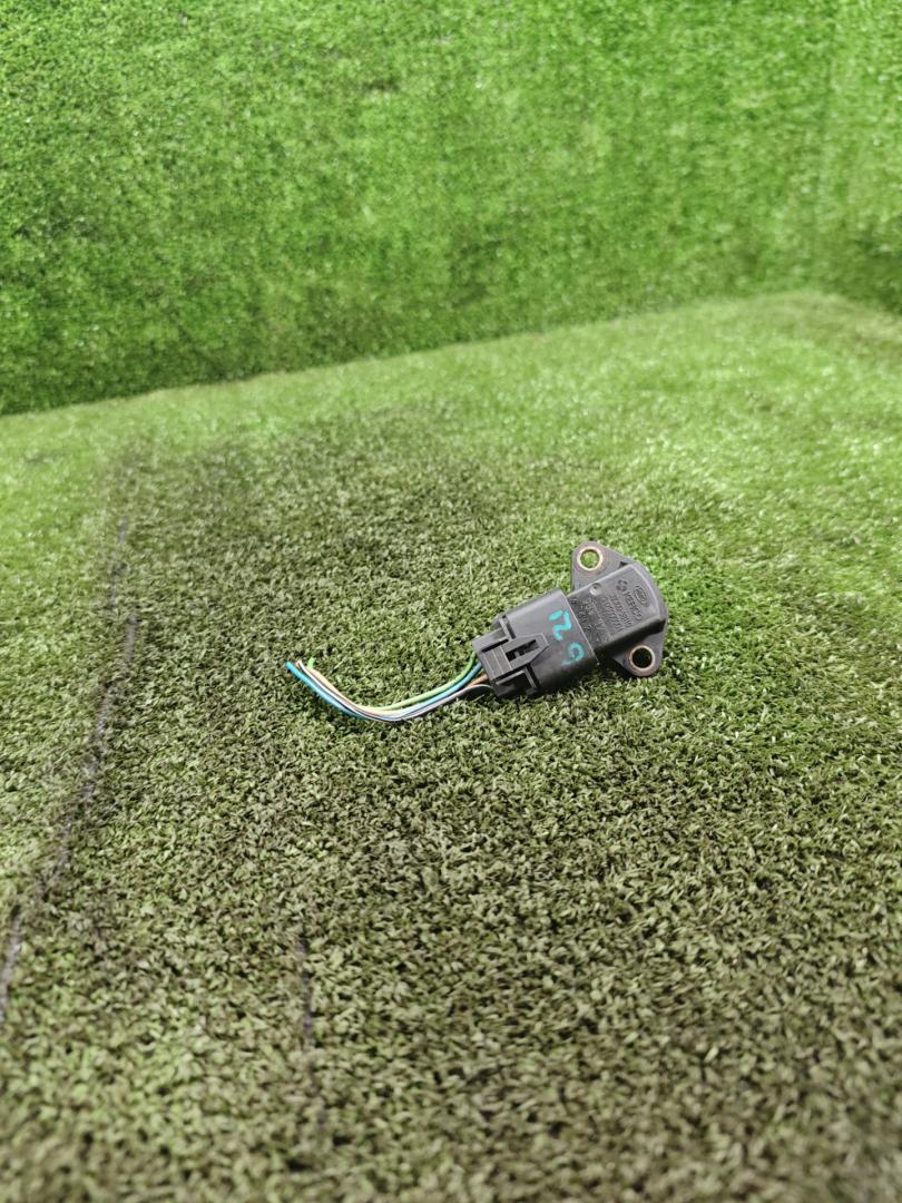 датчик абсолютного давления Hyundai Sonata EF 2000, 2.0 л., бензин, МКПП, седан, 3930038110 - фото №1