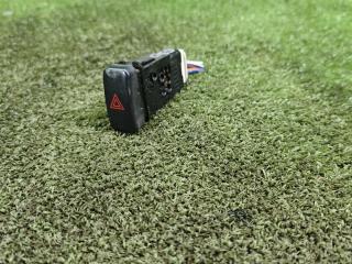 кнопка аварийной сигнализации Mazda 626 GF 1998, 1.8 л., бензин, МКПП, хетчбэк 5 дв.