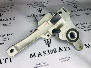 скелет ручки двери передней левой Maserati Quattroporte 5 поколение 2005, 4.2 л., бензин, АКПП, черный, седан, 15059, 68001900
