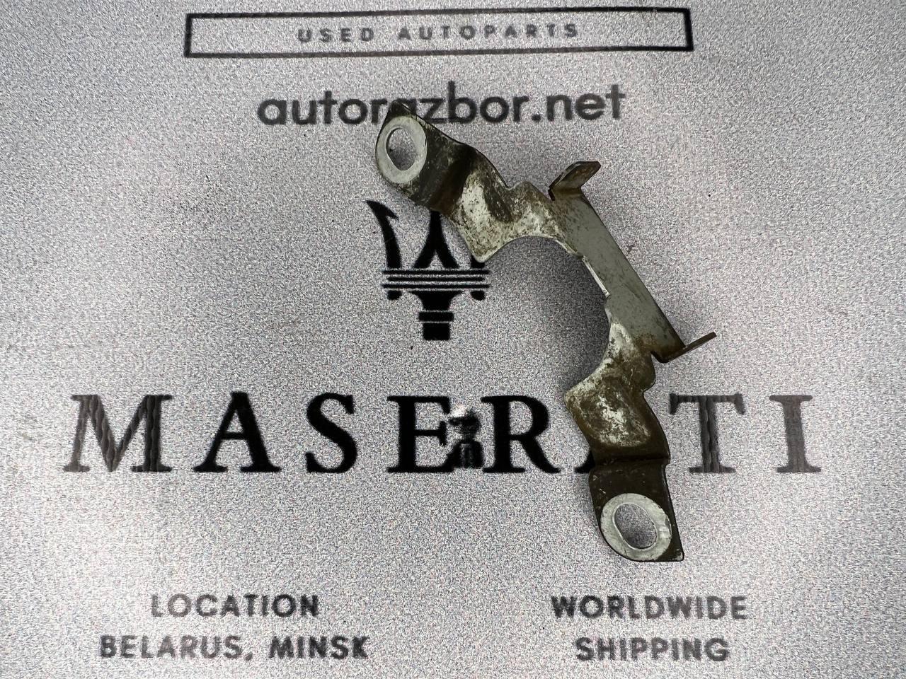 кронштейн (крепление) Maserati Quattroporte 5 поколение 2005, 4.2 л., M139 A, бензин, робот, седан, задний привод, 190814, 190814 - фото №1