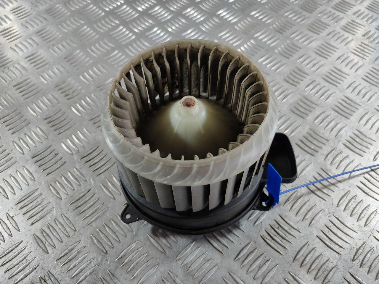 моторчик печки Audi A8 D4/4H 2012, 4.2 л., CDRA, бензин, АКПП, седан, 4H1820021B - фото №1