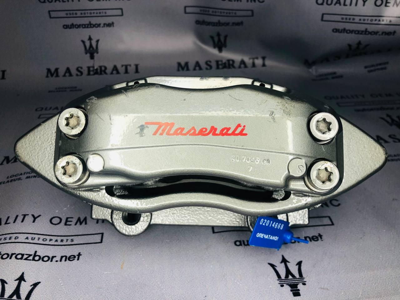суппорт передний левый Maserati Quattroporte 5 поколение 2005, 4.2 л., M139 A, бензин, робот, седан, задний привод, 82337004, 82337005, 82337000, 82337003 - фото №1