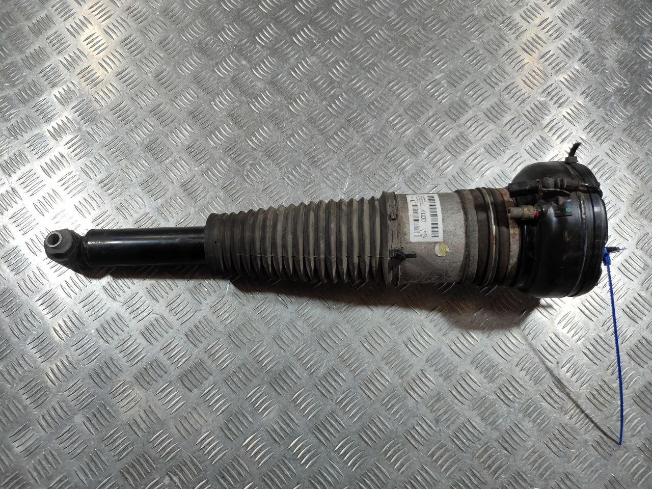 пневмостойка задняя Audi A8 D4/4H 2010, 4.2 л., CDRA, бензин, АКПП, седан, 4H0616001M, 4H0616001AB, 4H0616001AH, 4H0616001AL - фото №1
