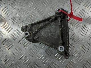 кронштейн компрессора кондиционера Audi Q5 8R 2011, 3.2 л., CALB, бензин, АКПП, внедорожник 5 дв., 06E260835C