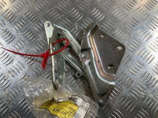 петля капота правая Volkswagen Touareg 1 поколение [рестайлинг] 2010, 4.2 л., BAR, бензин, АКПП, 7L6823302B