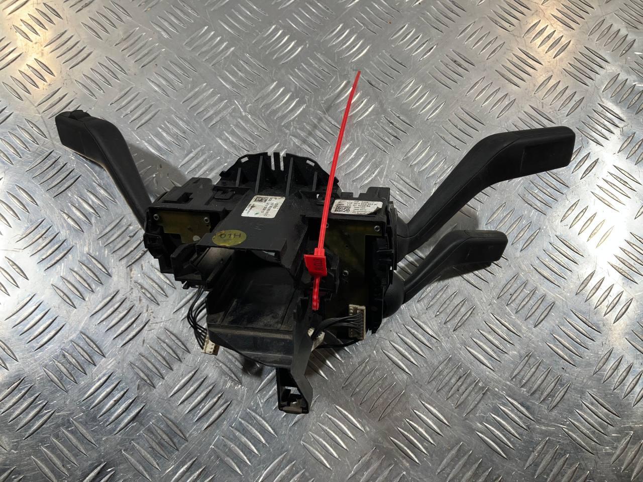 переключатель подрулевой (стрекоза) Volkswagen Passat B6 2010, 2.0 л., CCTA, бензин, АКПП, купе, 3C5953513C - фото №1