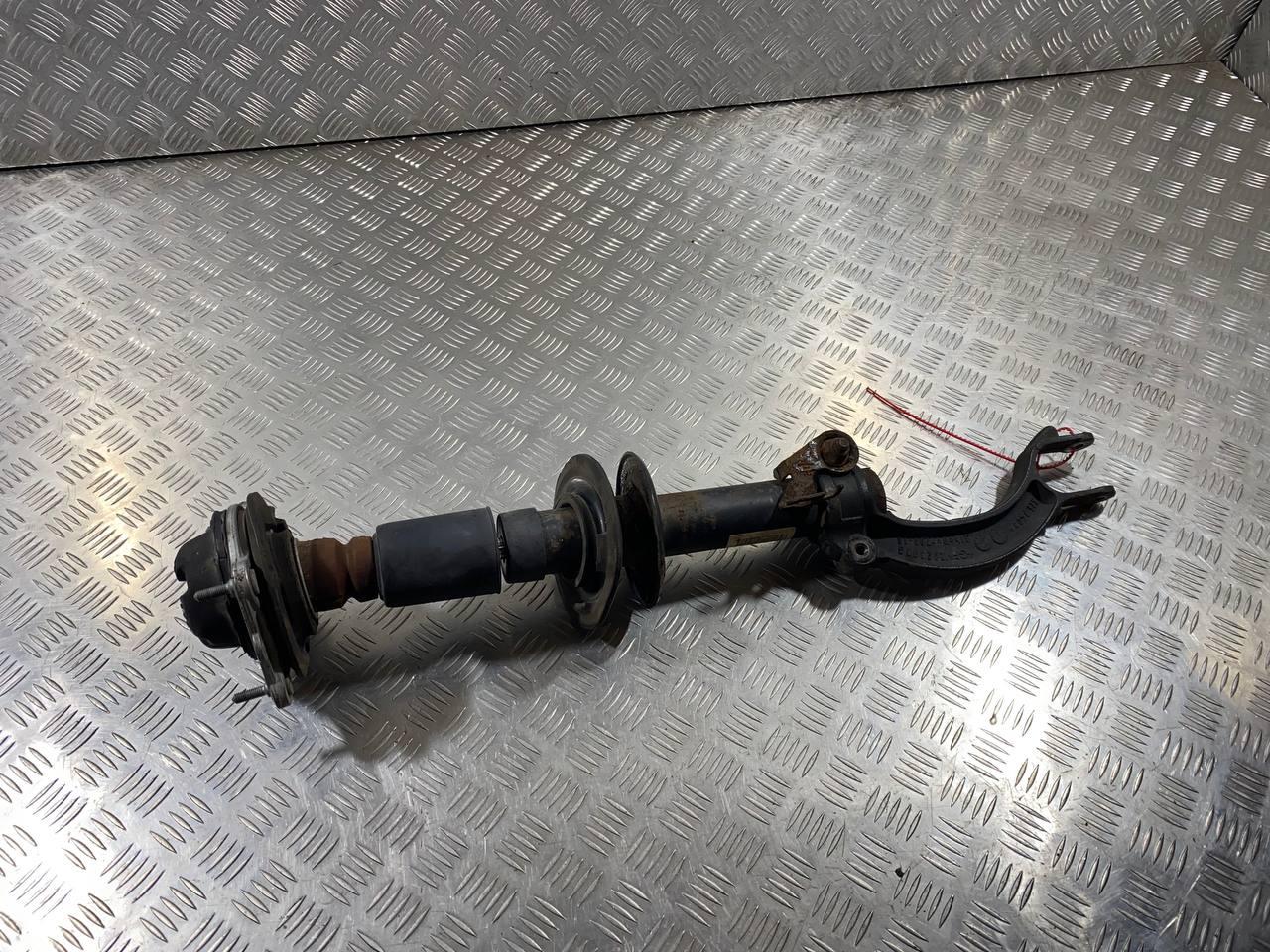 амортизатор передний Audi A7 4G 2012, 3.0 л., CGXB, бензин, АКПП, хетчбэк 5 дв., 4G8413031J, 4G8031J - фото №1