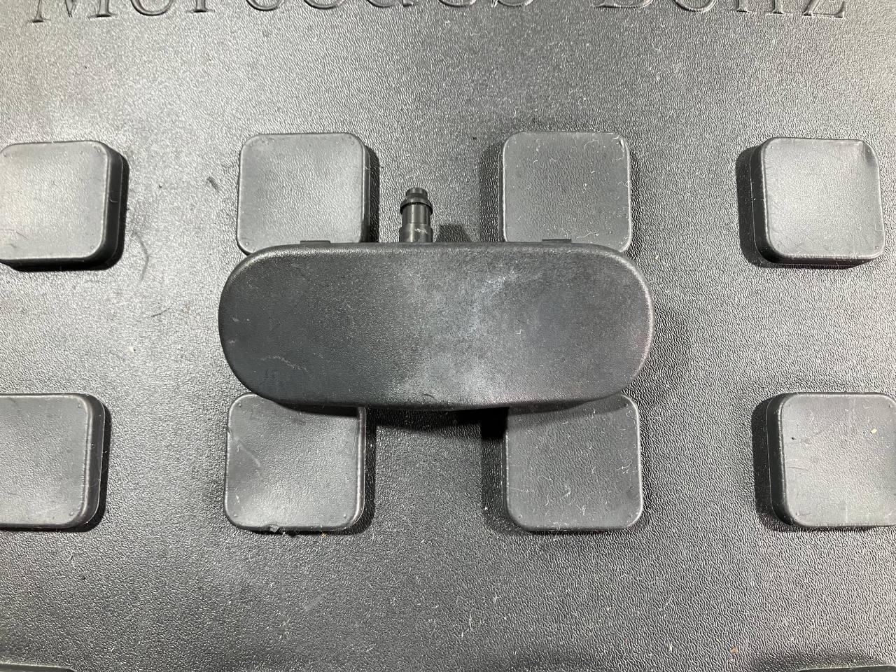 форсунка омывателя лобового стекла Audi A6 4G/C7 2012, 3.0 л., CTUA, бензин, АКПП, седан, 4G0955987A - фото №1