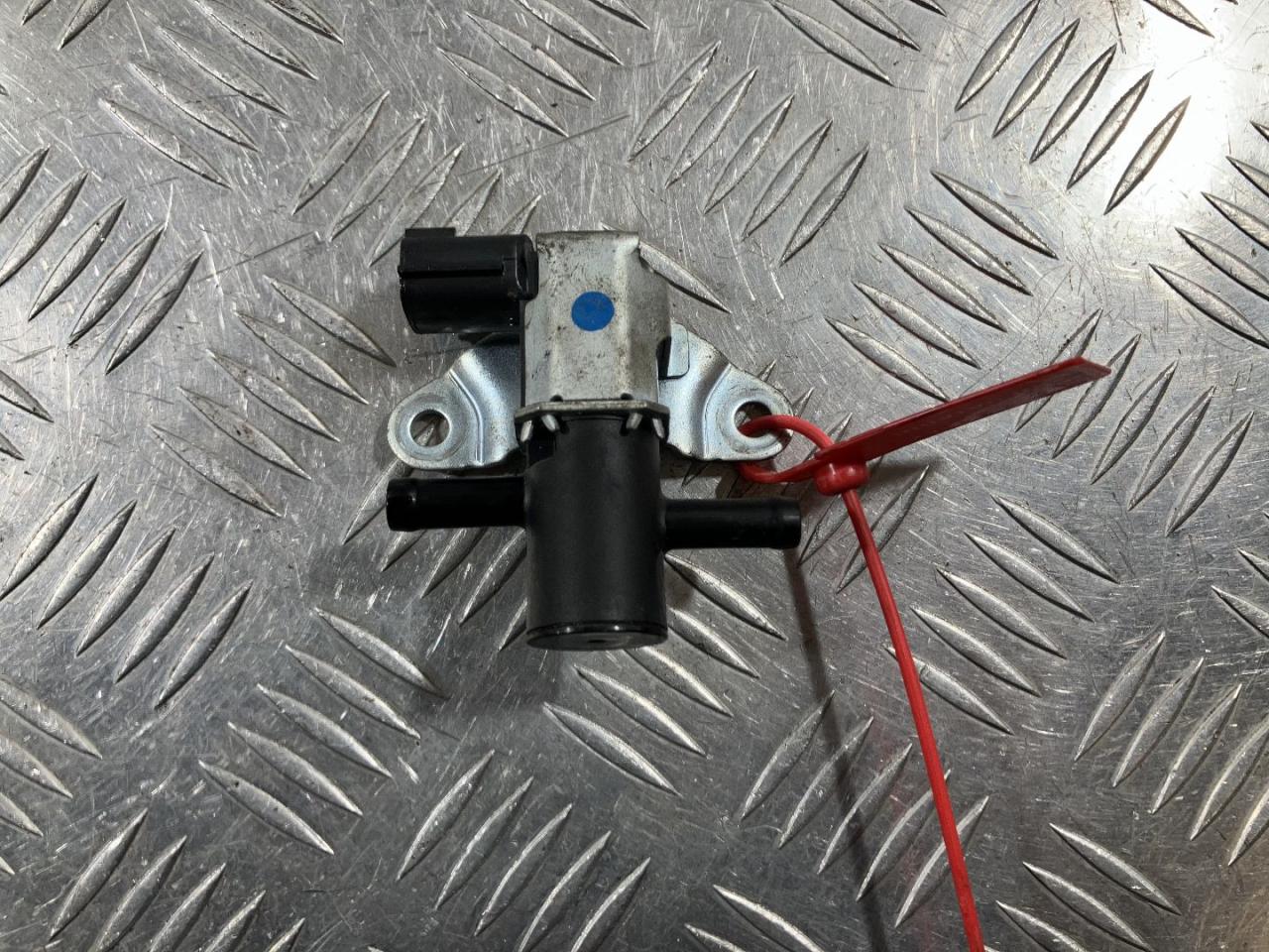 электромагнитный клапан Infiniti FX35 2 поколение 2010, 3.5 л., VQ35HR, бензин, АКПП, внедорожник 5 дв., 5T46697 - фото №1