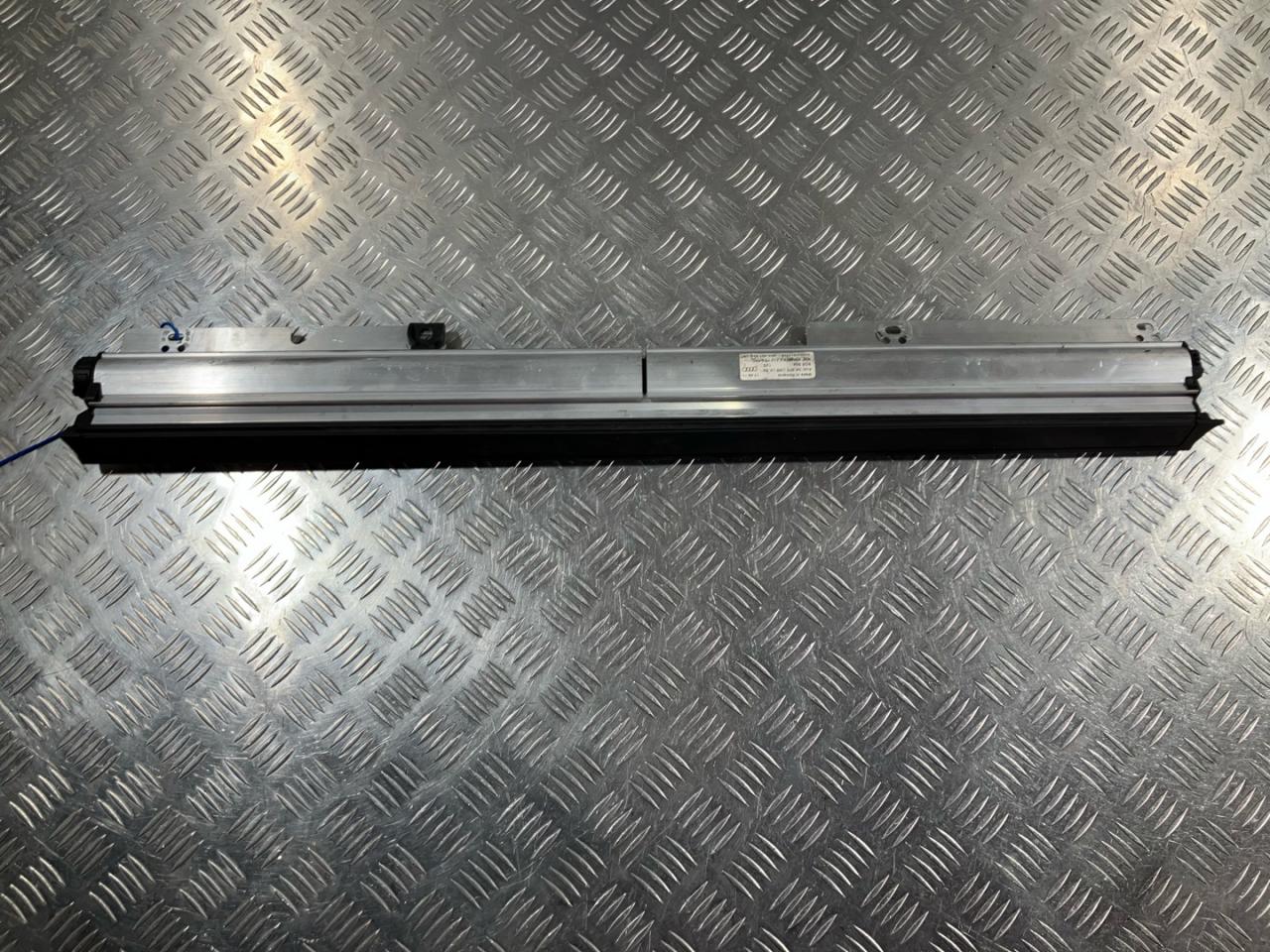 шторка солнцезащитная двери задней Audi A8 D4/4H 2011, 4.2 л., CDRA, бензин, АКПП, седан, 4H4861333QBC, 4H4861333 - фото №1