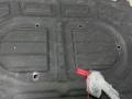 шумоизоляция капота Audi Q7 4L 2009, 4.2 л., BAR, бензин, внедорожник 5 дв., 4L0863825 - фото №7