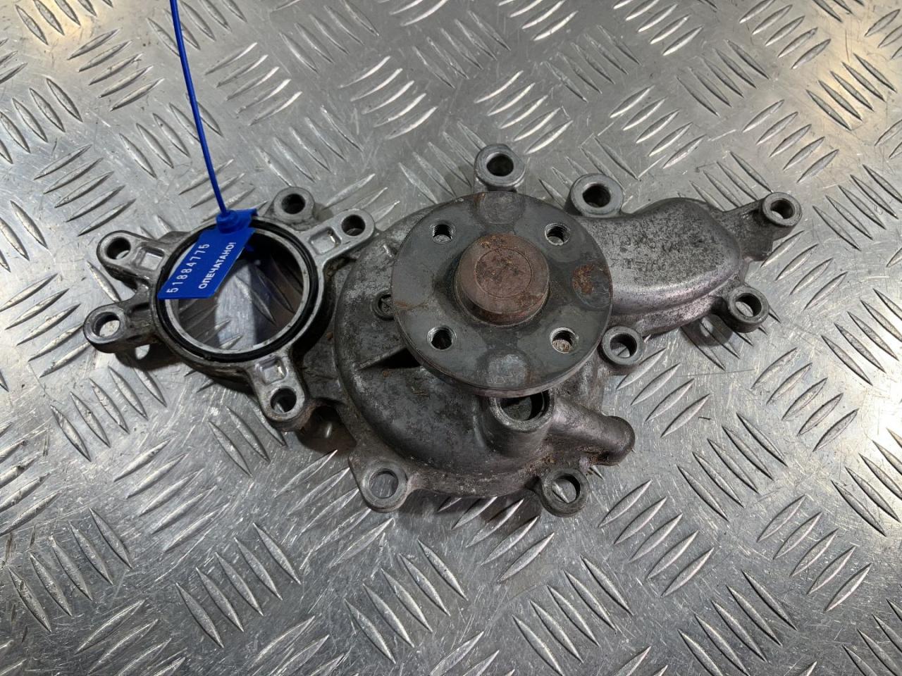 помпа Lexus LS 4 поколение 2007, 4.6 л., 1UR-FSE, бензин, АКПП, седан, 1610039506, 1610039505 - фото №1