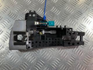 скелет ручки двери передней левой Audi A8 D4/4H 2012, 4.2 л., CDRA, бензин, АКПП, седан, 4H1837885