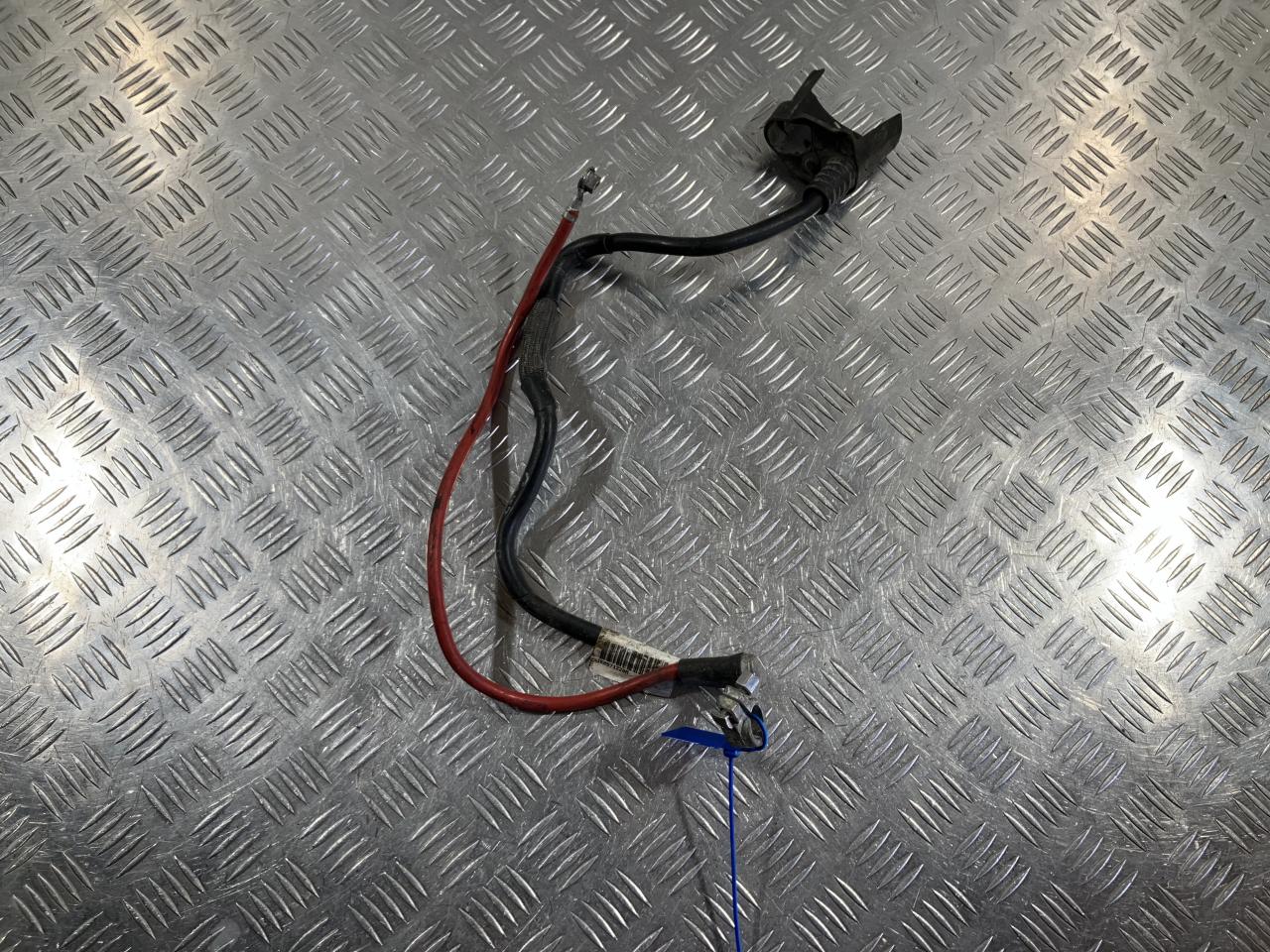 плюсовой провод аккумулятора Volkswagen Passat CC 1 поколение 2011, 2.0 л., CCZB, бензин, купе, 3C1971111AC, 1K0971228M - фото №1
