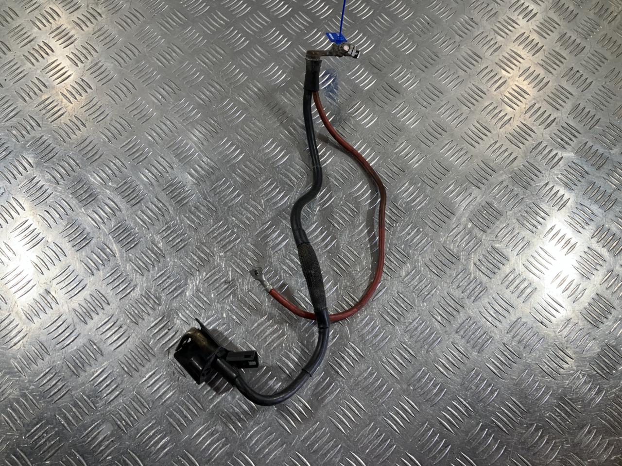 плюсовой провод аккумулятора Volkswagen Passat CC 1 поколение 2011, 2.0 л., CCZB, бензин, купе, 3C1971111AC, 1K0971228M - фото №1