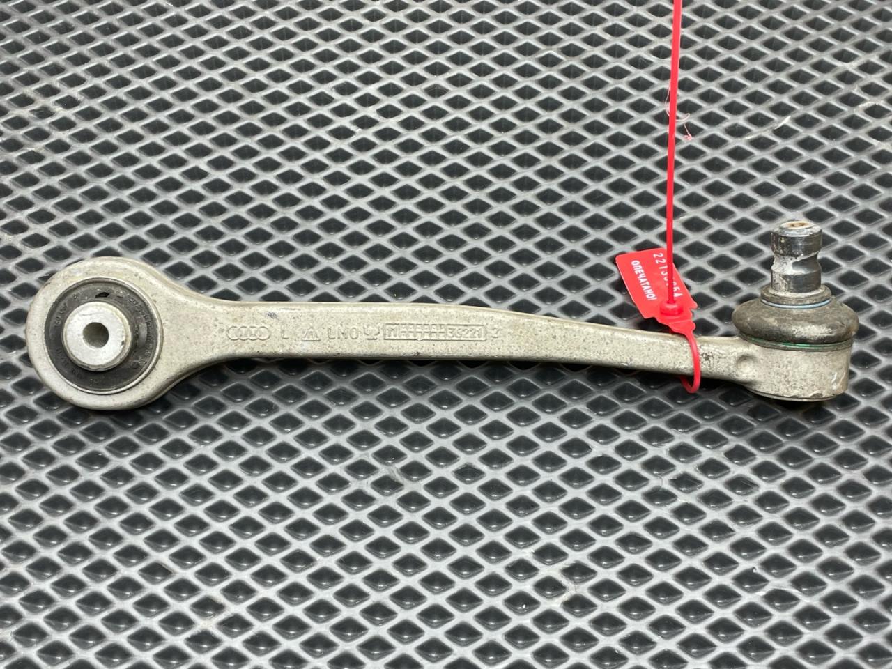 рычаг передний левый Audi A8 D4/4H 2011, 4.2 л., CDRA, бензин, АКПП, седан, 4H0407505E - фото №1