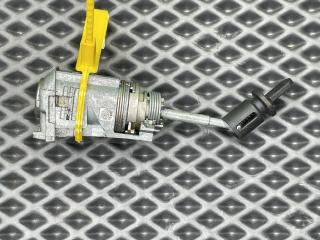 личинка дверного замка Audi A8 D4/4H 2012, 4.2 л., CDRA, бензин, АКПП, седан, 4H1837167A